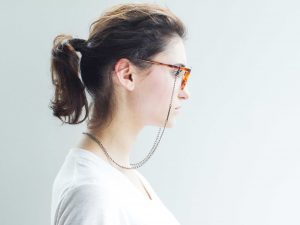 VONERNST Glieder-Brillenkette Antik-Silber Fotoshooting mit Model Anna